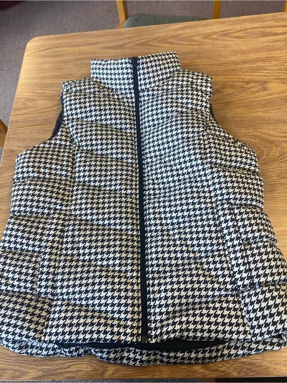 NEW Lands' End Black and White Houndstooth Puffer Vest Large